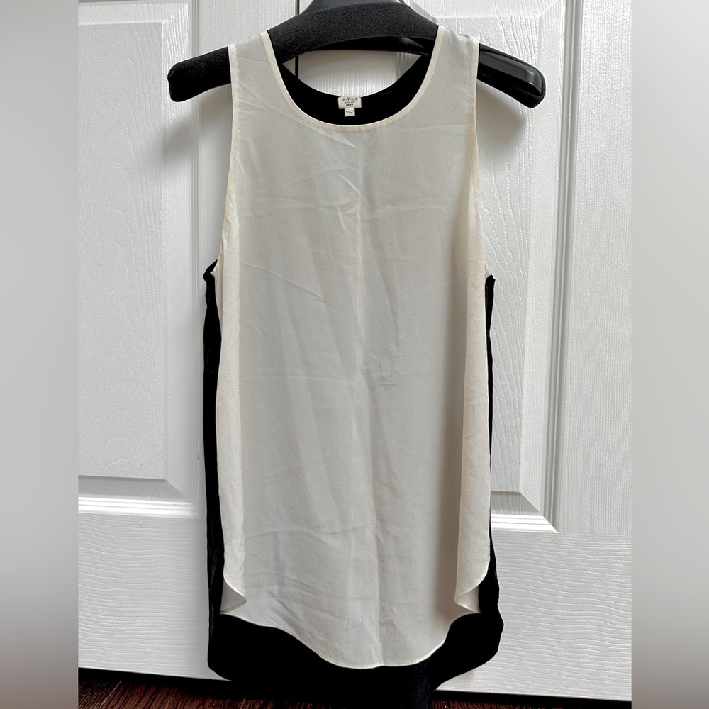 Wilfred 100% SILK top size Small. Very good used condition. No flaws (see pic)